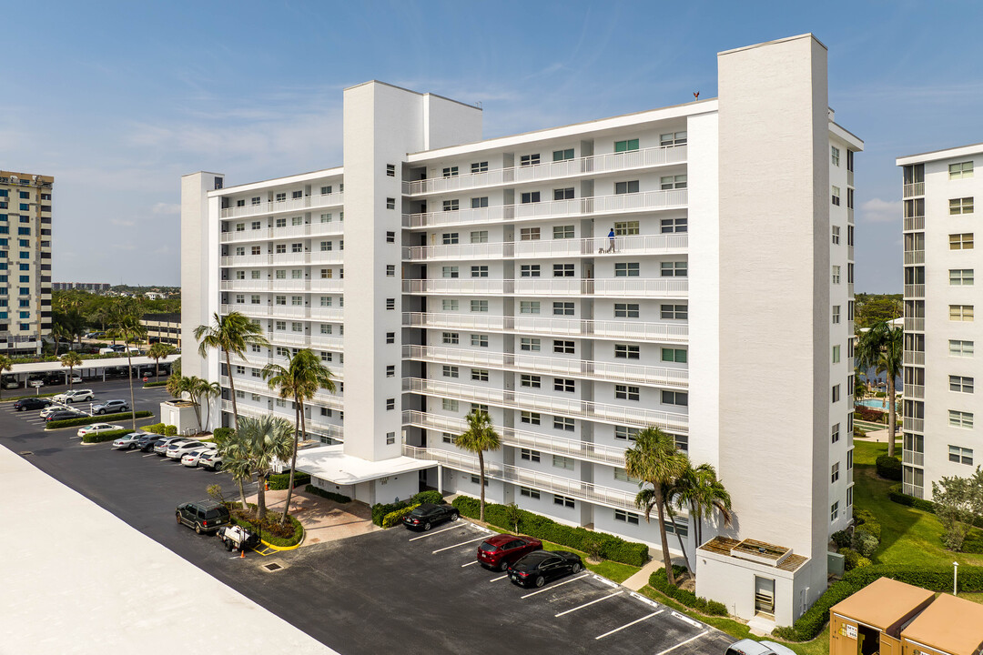 Seagate of Highland in Highland Beach, FL - Building Photo