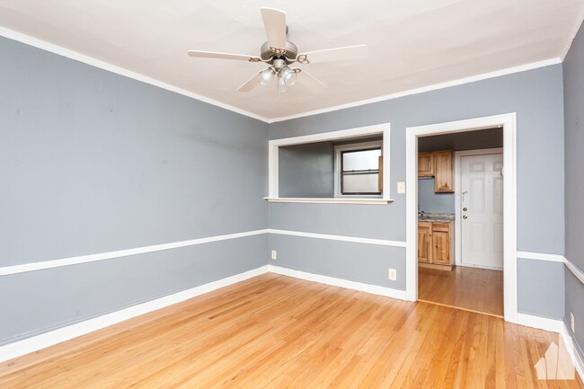 5937 N Paulina St, Unit 2E in Chicago, IL - Building Photo - Building Photo