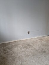 1210 Voelker Ave, Unit Hilda morales in Yakima, WA - Building Photo - Building Photo