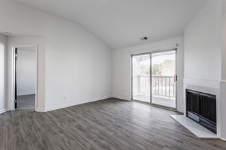 Sundance Apartments in Indianapolis, IN - Building Photo - Building Photo