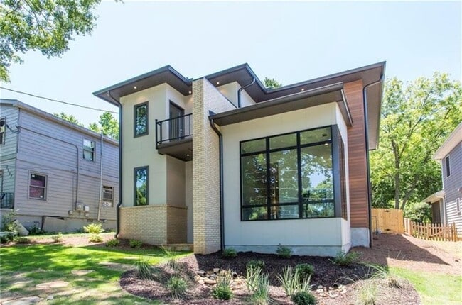1333 Hardee St NE in Atlanta, GA - Foto de edificio - Building Photo
