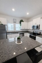 4545 Tuscan Loon Dr in Tampa, FL - Foto de edificio - Building Photo