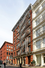 122-124 Spring St in New York, NY - Building Photo - Building Photo