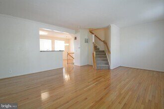 5080 Grimm Dr in Alexandria, VA - Building Photo - Building Photo