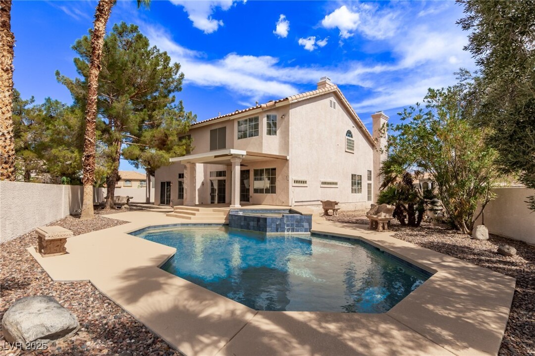 2502 Horseshoe Bay Ct in Henderson, NV - Building Photo