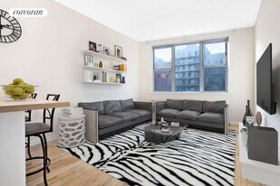 2790 Broadway in New York, NY - Building Photo