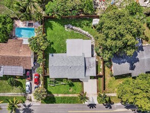 2048 SW 37th Ave in Fort Lauderdale, FL - Building Photo - Building Photo