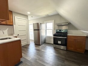 82 Merchant St in Bridgeport, CT - Building Photo - Building Photo