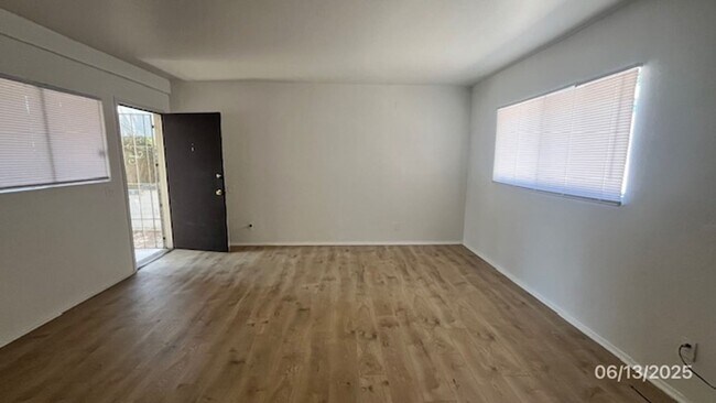 310 La Veta Dr in Albuquerque, NM - Building Photo - Building Photo