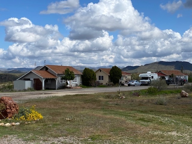 44004 W Grand Ave in Morristown, AZ - Building Photo