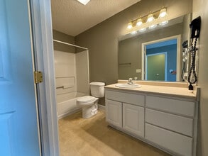 210 Lantana Ct in Brunswick, GA - Building Photo - Building Photo