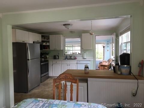 72 Hillcrest Rd in East Lyme, CT - Building Photo - Building Photo