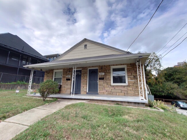property at 643 W 1st St