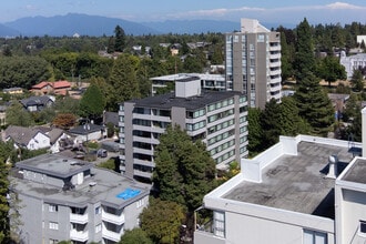 Hampton House in Vancouver, BC - Building Photo - Building Photo
