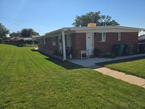 2603 W 4800 S in Roy, UT - Foto de edificio - Building Photo