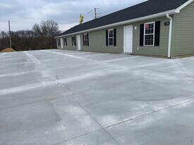 152 School Side Dr, Unit 152B Schoolside Drive in Brandenburg, KY - Building Photo