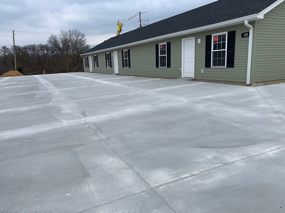 152 School Side Dr, Unit 152B Schoolside Drive in Brandenburg, KY - Building Photo