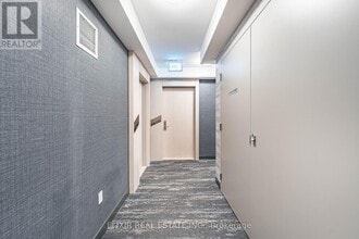 77 Mutual St in Toronto, ON - Building Photo - Building Photo