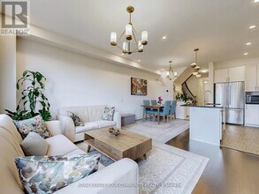 66 Drizzel Cres in Richmond Hill, ON - Building Photo - Building Photo