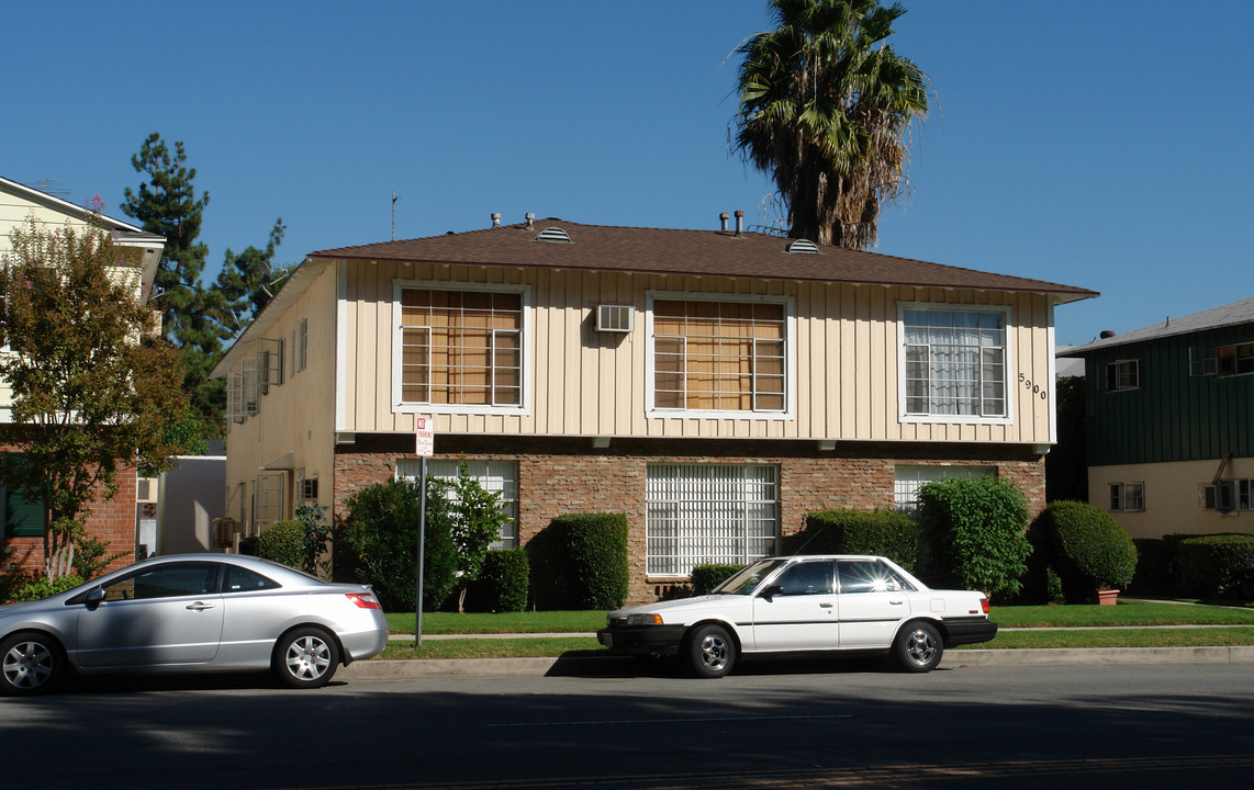 5900 Coldwater Canyon Ave in Valley Village, CA - Building Photo