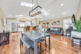 20800 Locust Dr in Los Gatos, CA - Foto de edificio - Building Photo