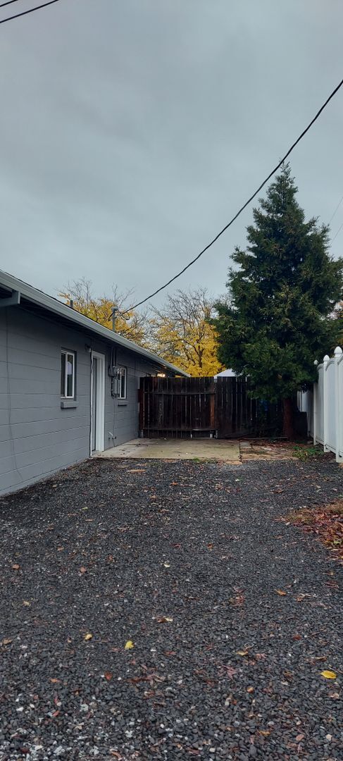 property at 253 N 1st St