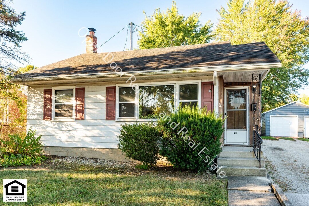 811 Goshen Ave in Fort Wayne, IN - Building Photo