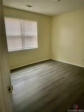 1300 White Oak Dr in Athens, GA - Building Photo - Building Photo