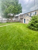 622 Milwaukee St in Delafield, WI - Building Photo