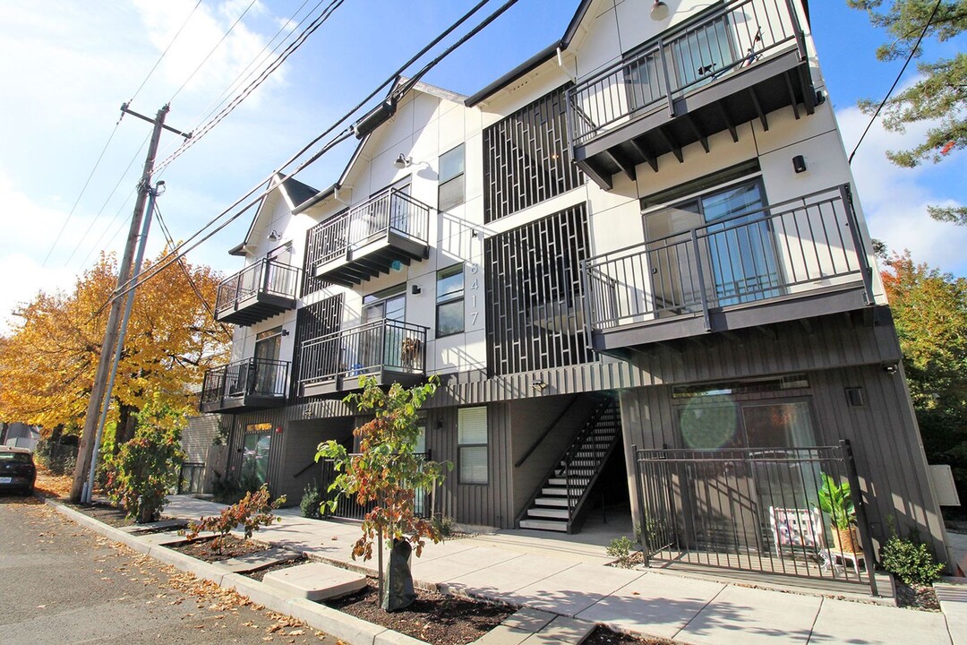 8417 SW 24th Ave in Portland, OR - Foto de edificio
