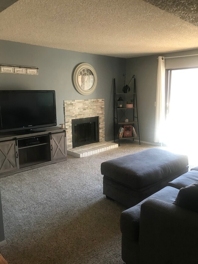property at 3141 S Tamarac Dr