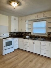 1325 W Elm St in Springfield, MO - Building Photo - Building Photo