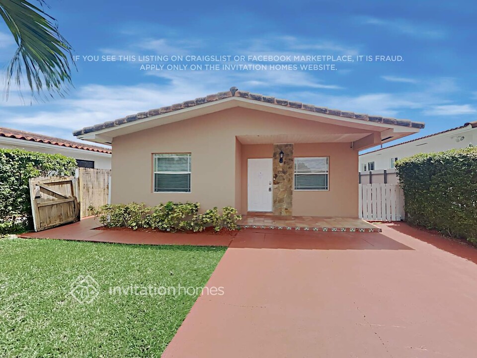 10380 SW 26th St in Miami, FL - Building Photo
