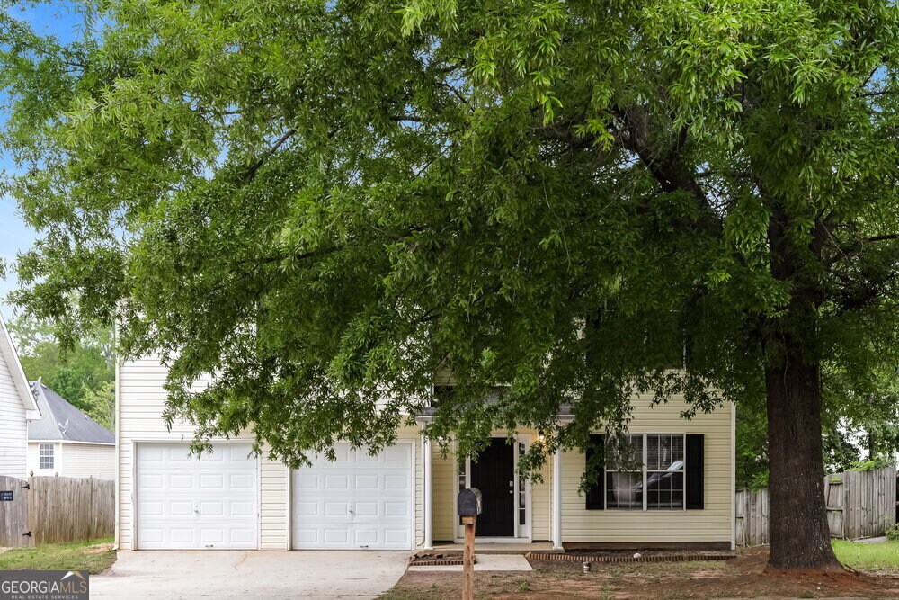 245 Labrea Blvd in Mcdonough, GA - Building Photo