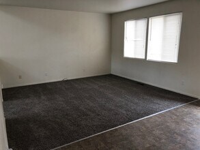 5875 Blue Canyon Dr in Reno, NV - Building Photo - Building Photo
