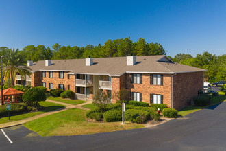 Sandalwood Apartments in Pensacola, FL - Building Photo - Building Photo