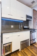 221 E 11th St-Unit -4A in New York, NY - Building Photo - Building Photo