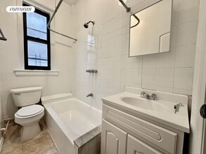 137 Nagle Ave in New York, NY - Building Photo - Building Photo