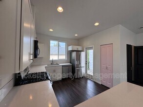 814 NW Highgarden Dr in Bremerton, WA - Building Photo - Building Photo