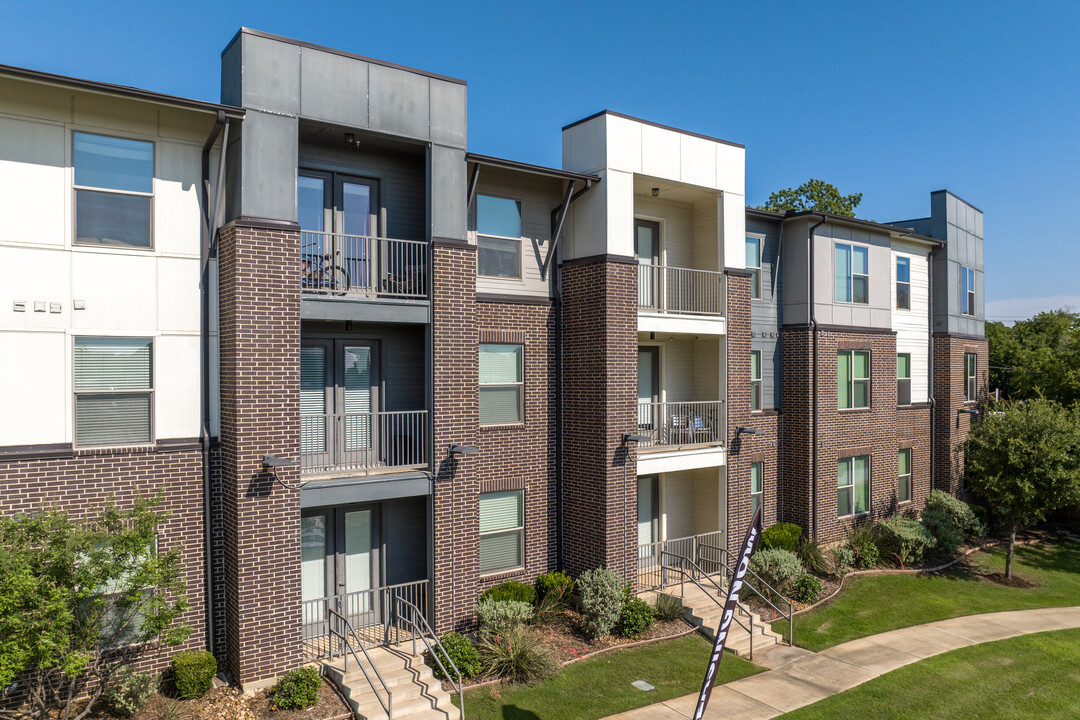 SEVEN TWELVE LOFTS in Denton, TX - Foto de edificio