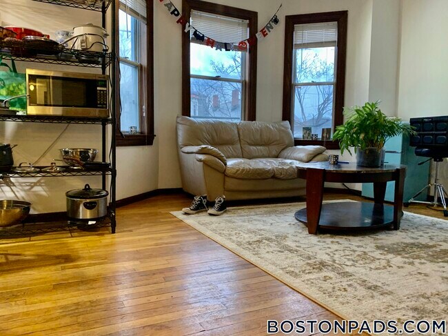 87 Sheridan St, Unit 3 in Boston, MA - Building Photo - Building Photo