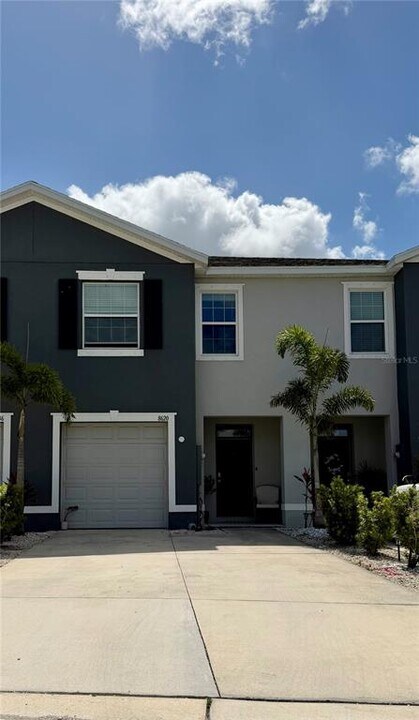8620 Milestone Dr in Sarasota, FL - Building Photo