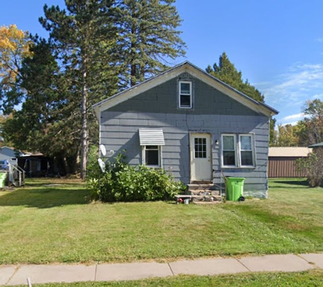 property at 317 S 6th St