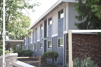 ReVive Apartments in Fife, WA - Foto de edificio - Building Photo