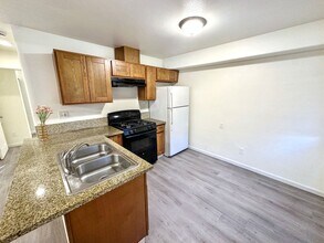 323 Kelly Ct in Sacramento, CA - Building Photo - Building Photo