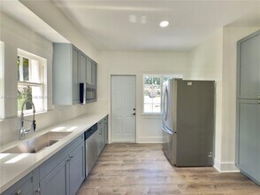 651 NW 47th Terrace in Miami, FL - Building Photo - Building Photo