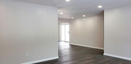 351 W Center St in Sanford, MI - Foto de edificio - Building Photo