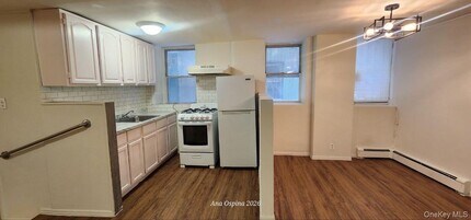 1316 Croes Ave-Unit -B in Bronx, NY - Building Photo - Building Photo