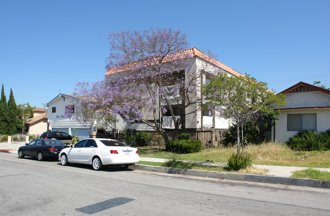 711 Salem St in Glendale, CA - Foto de edificio - Building Photo