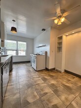 12556 Washington Blvd in Los Angeles, CA - Foto de edificio - Interior Photo